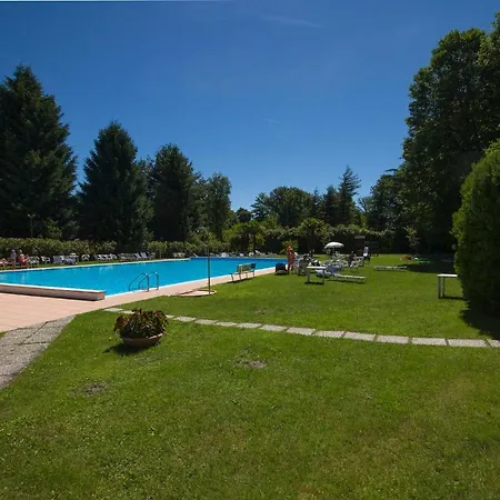 Sleeps 6 Pool 펜션 *