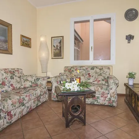 Sleeps 6 Pool Ispra